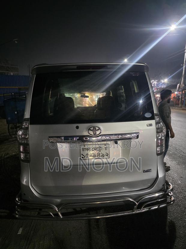 Toyota Noah X Noha 2010