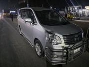 Toyota Noah 2010 Silver for sale