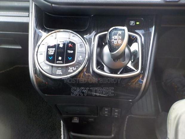 Toyota Esquire Gi Premium Package- 2020