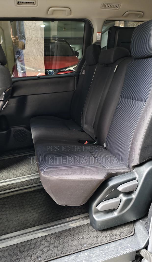 Toyota Noah non hybrid-package 2021
