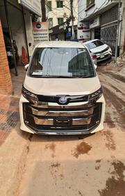 Toyota Noah hybrid sz-package 2022 for sale