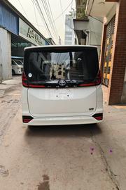 Toyota Noah hybrid sz-package 2022 for sale