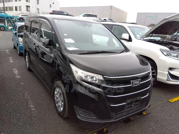Toyota Noah Non Hybrid X Black 2021