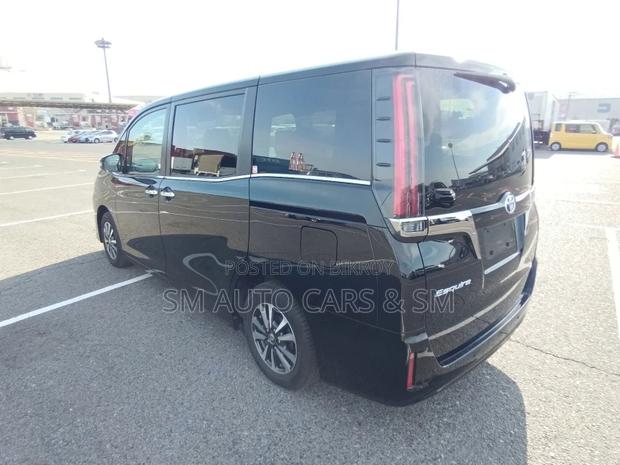 Toyota Esquire Petrol Gi Premium 2021