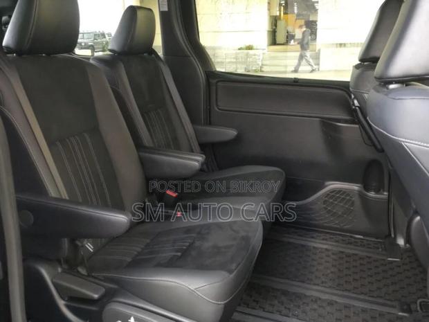 Toyota Esquire Petrol Gi Premium 2021