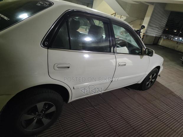 Toyota Corolla 1997 White