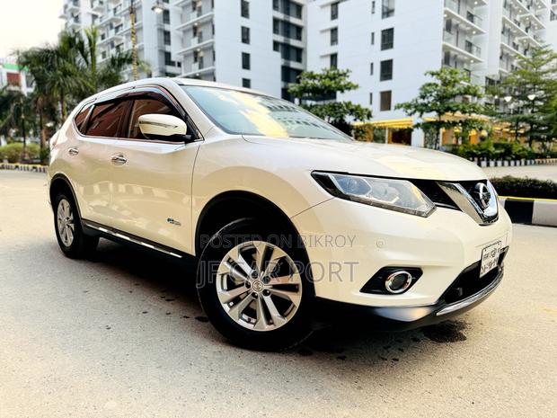 Nissan X-Trail Hibrid 2015