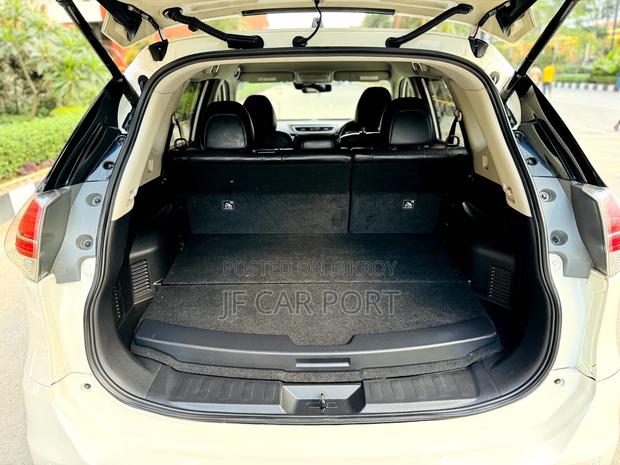 Nissan X-Trail Hibrid 2015