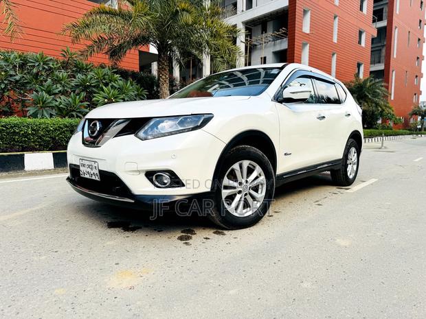 Nissan X-Trail Hibrid 2015
