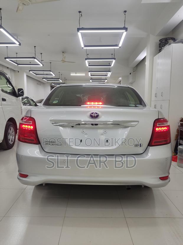 Toyota Axio HYBRID 2020