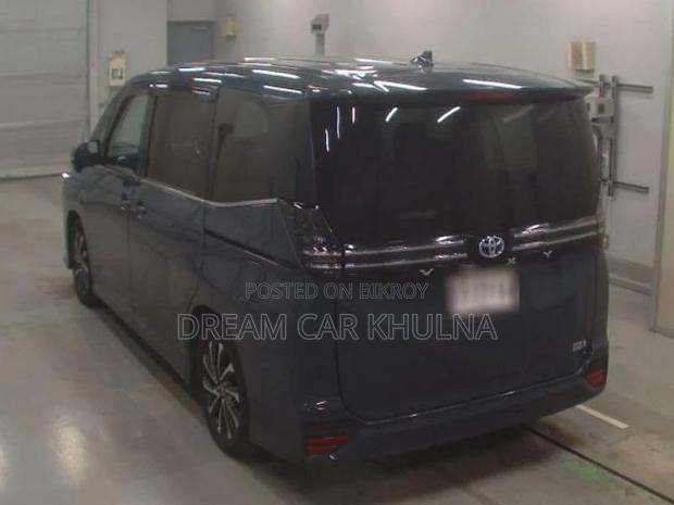 Toyota Voxy SZ Massive Gray 2023