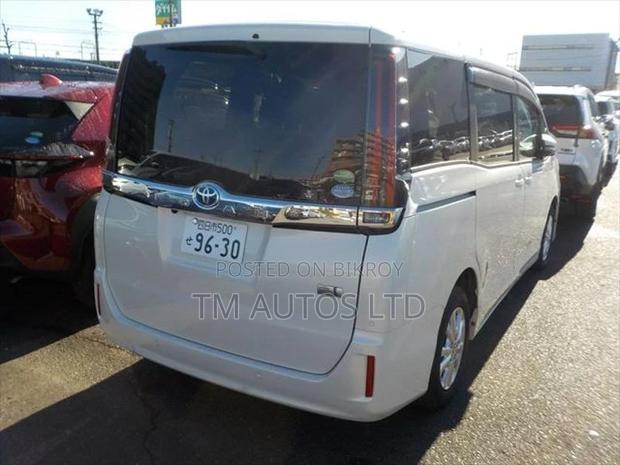 Toyota Noah G PKG 4.5 PEARL 2020