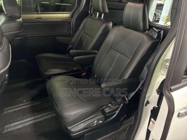 Toyota Noah SI WXB HYBRID 2020