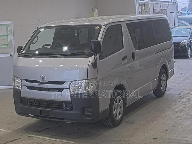 Toyota Hiace key dx package 2021