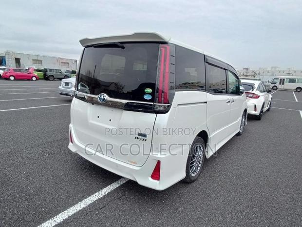 Toyota Noah SIWXB 2021