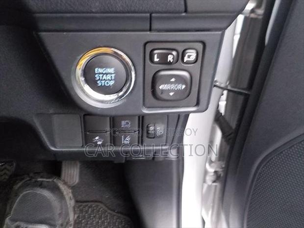 Toyota Axio Ex Non Hybrid Silver 2020