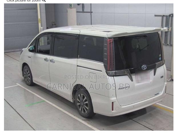 Toyota Esquire GI PREMIUM HYBRID 2020