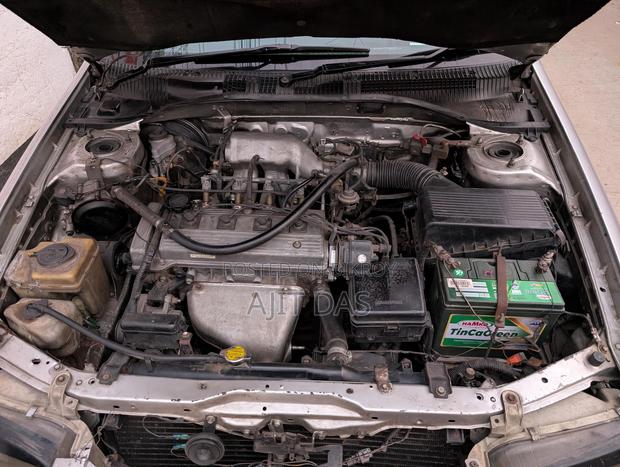 Toyota Corolla . 1996