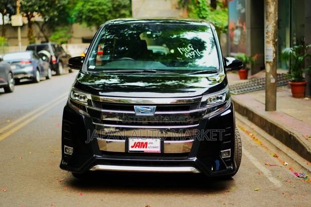 Toyota Noah WxB 2020