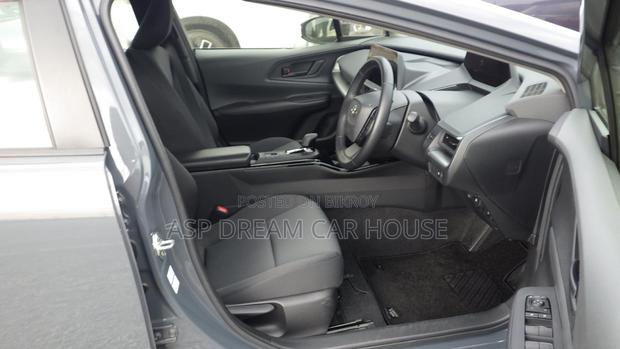 Toyota Prius Massive Gray 2023
