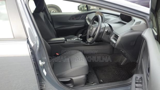 Toyota Prius Massive Gray 2023