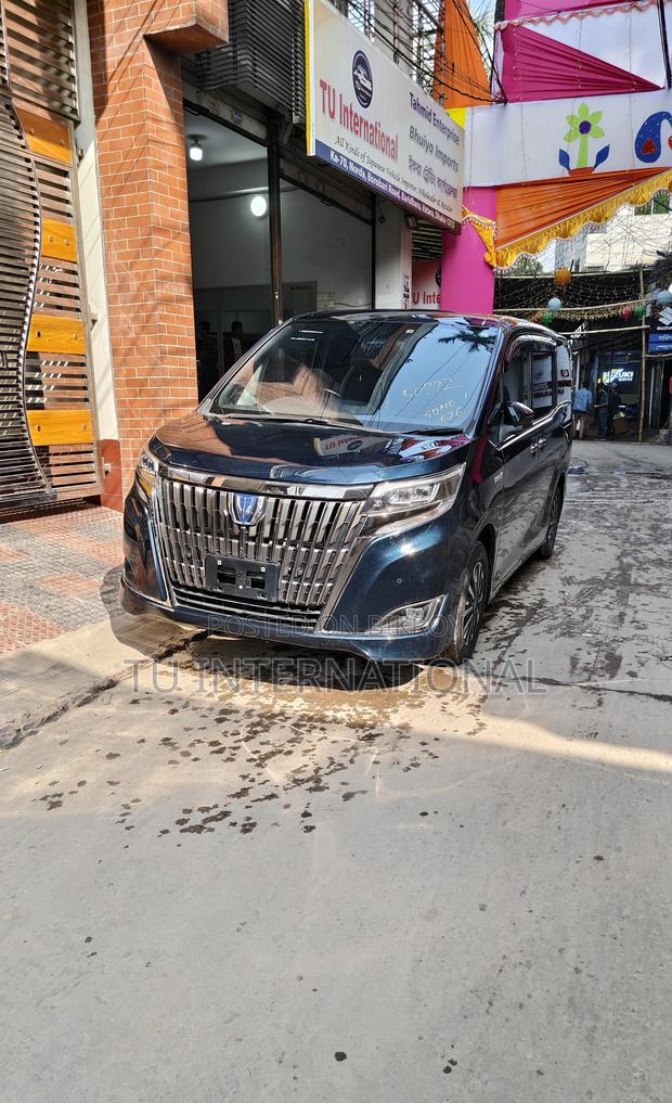 Toyota Esquire gi premium hybrid 2020
