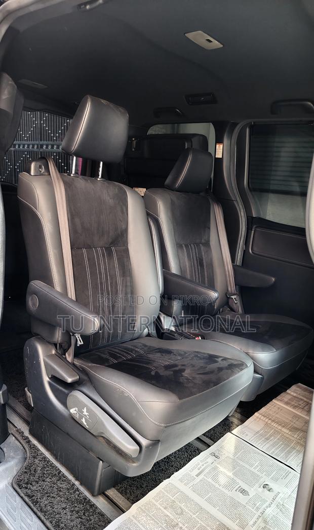 Toyota Esquire gi premium hybrid 2020