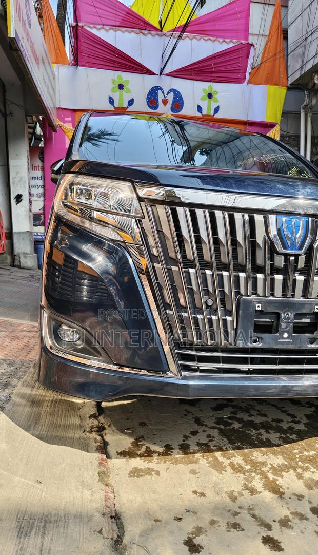 Toyota Esquire gi premium hybrid 2020