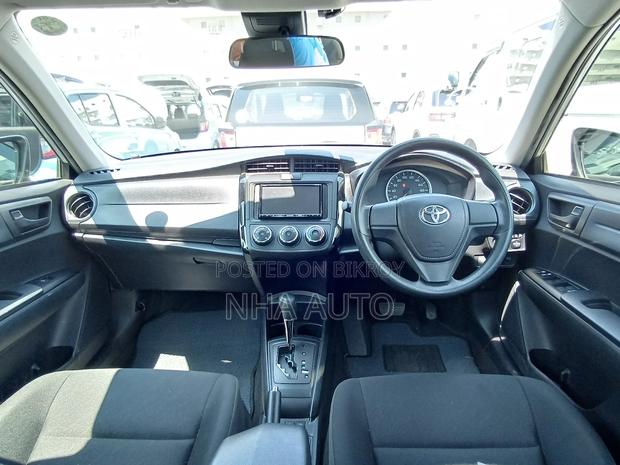 Toyota Axio . 2020