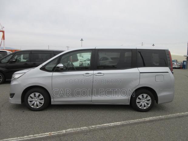 Toyota Noah X 2021
