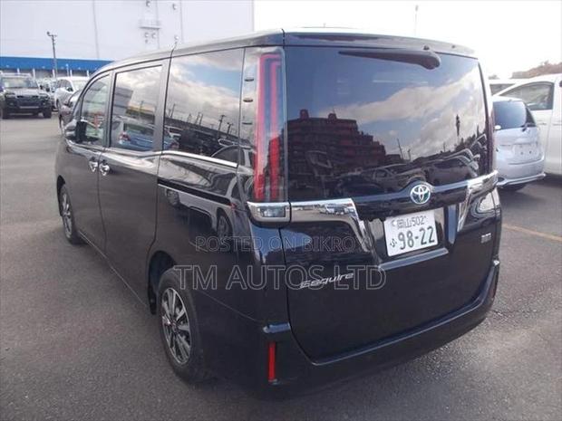 Toyota Esquire GI PKG 4.0 PURPLE 2020