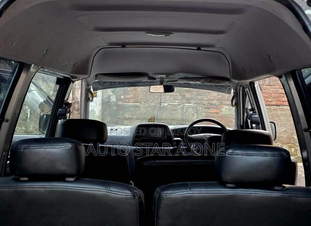 Toyota Noah KR42 5Door Dx Cng 2005