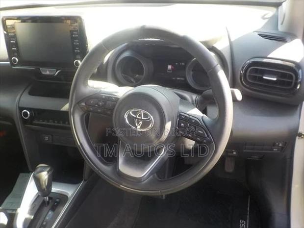 Toyota Yaris Cross G PKG PEARL/BLACK 2021