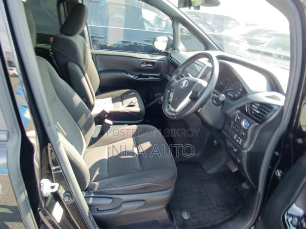 Toyota Noah G HYBRID 2021
