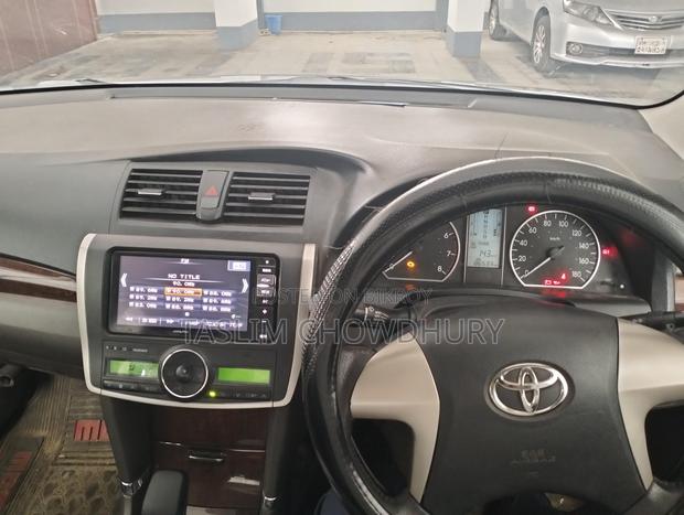 Toyota Allion . 2015