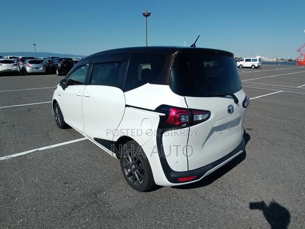 Toyota Sienta G QUERO PACKAGE 2020