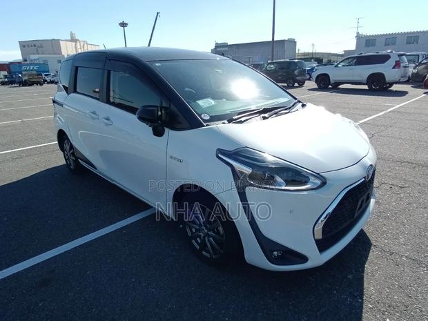 Toyota Sienta G QUERO PACKAGE 2020