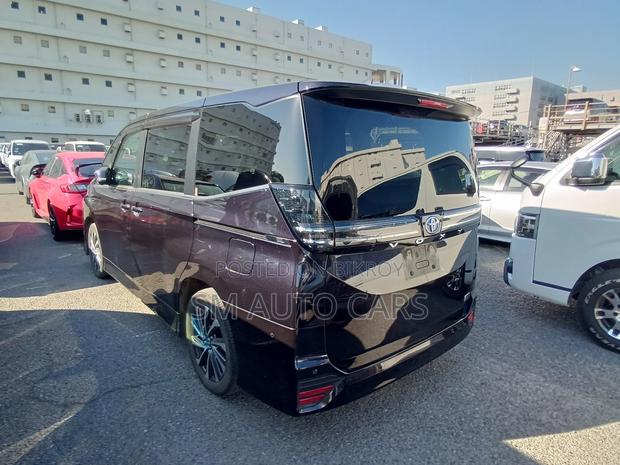 Toyota Voxy Hybrid SZ Blackish 2022