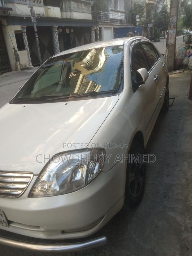 Toyota Corolla . 2002
