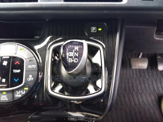 Toyota Esquire HYBRID GI PREMIUM 2021