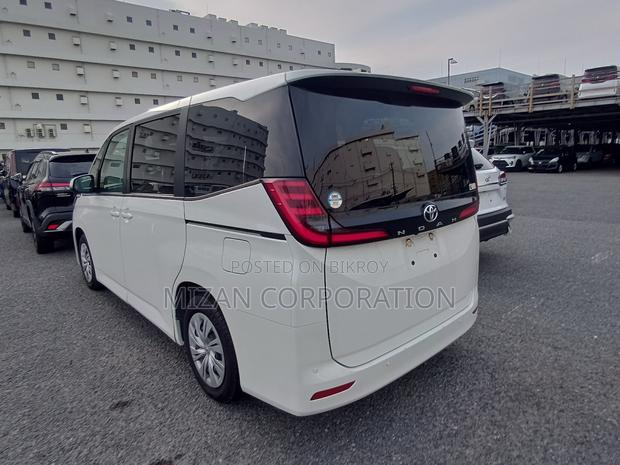 Toyota Noah X Package 2022