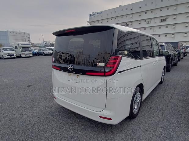 Toyota Noah X Package 2022