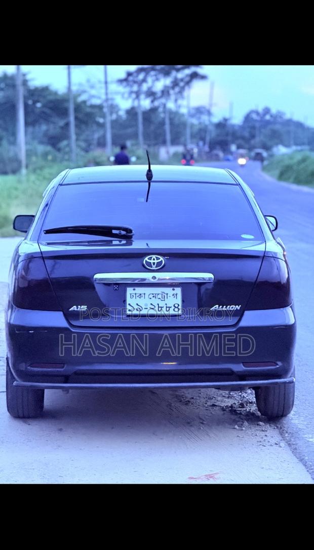 Toyota Allion . 2002