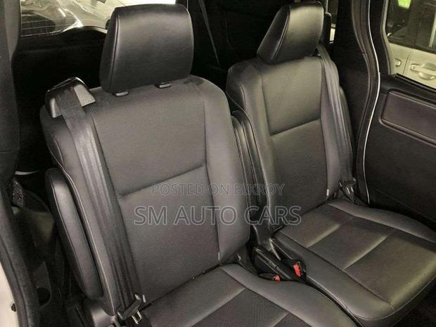 Toyota Esquire Non Hybrid Gi Pearl 2021