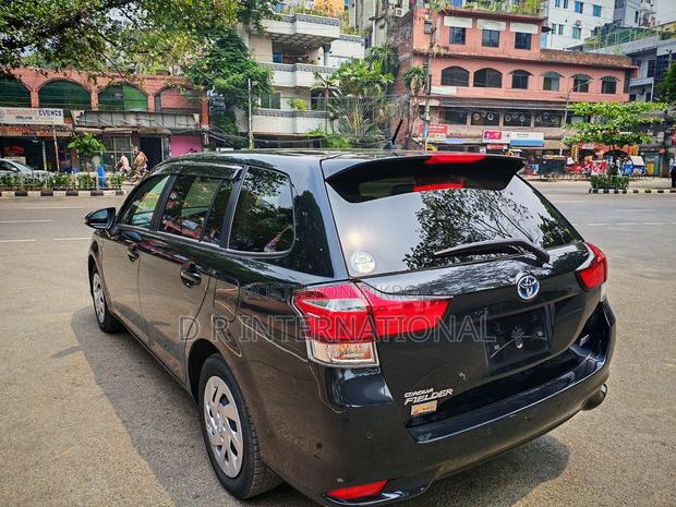 Toyota Fielder 2022