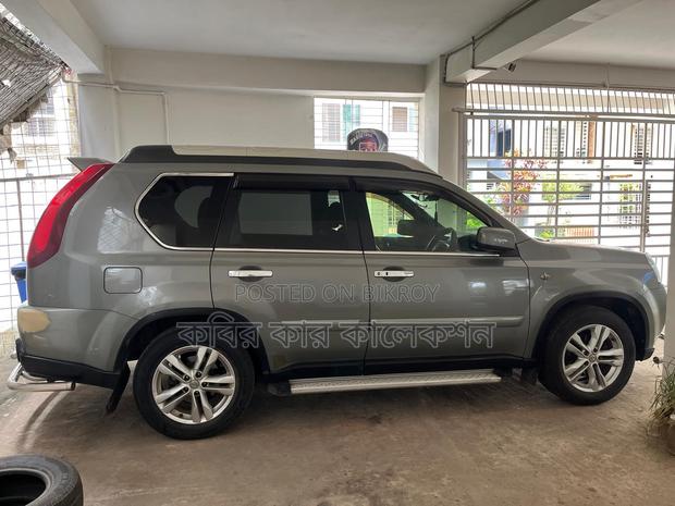 Nissan X-Trail olive 2011