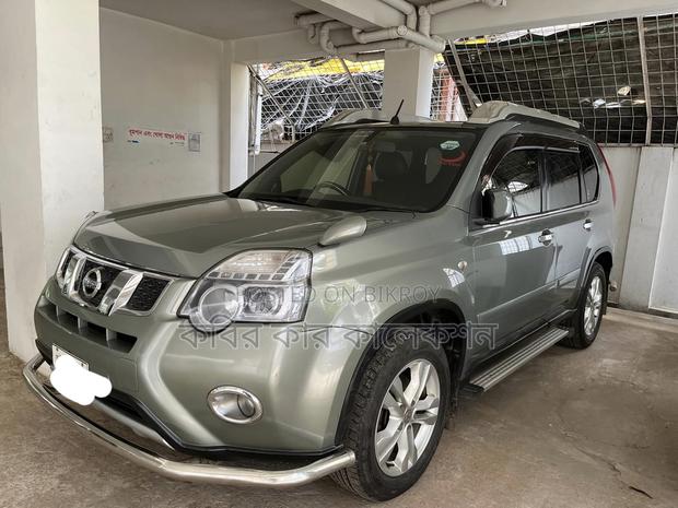 Nissan X-Trail olive 2011