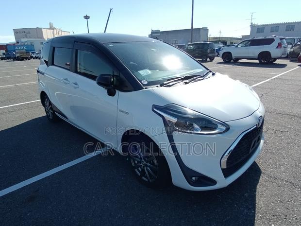 Toyota Sienta 2021