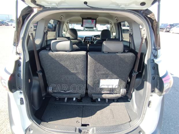 Toyota Sienta 2021