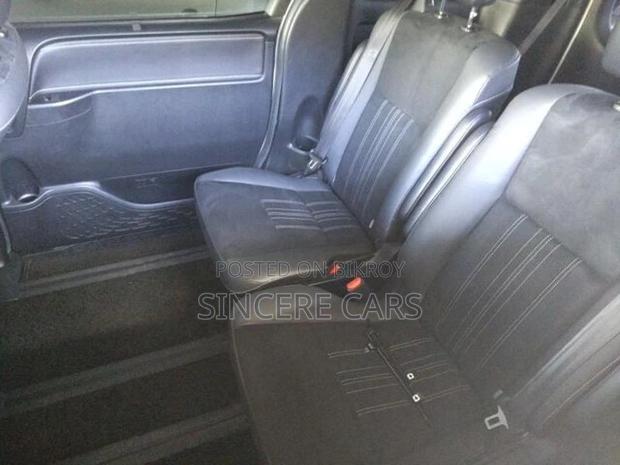 Toyota Esquire GI PREMIUM HYB 4.5 2020